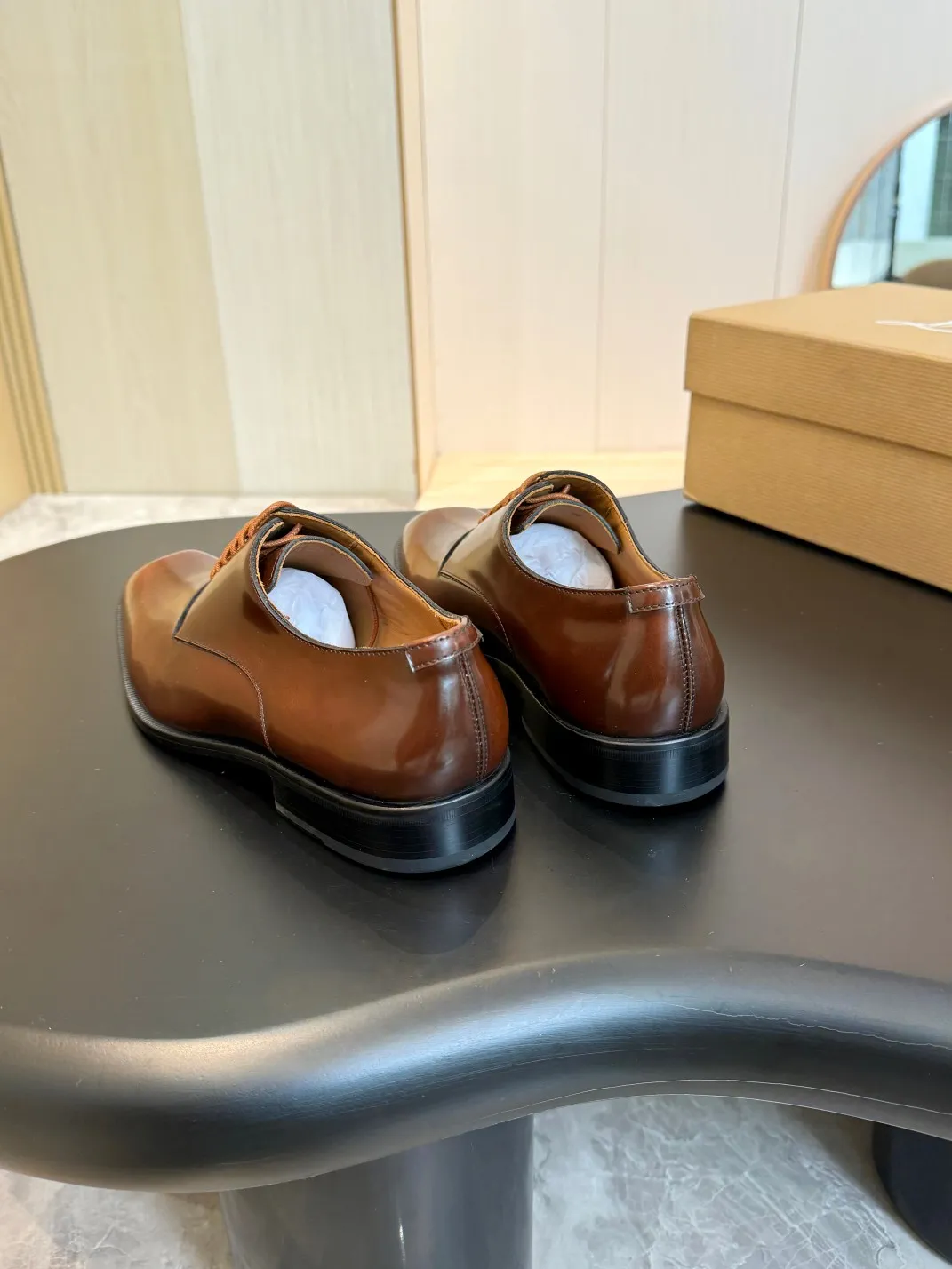 [CL red sole shoes] Top P: 1020💰 Size 39-44 (⚠️38.45.46.47 custom-made, non-returnable and non-exchangeable) 🆑High-end men's business formal leather shoes, original authentic top quality goods ••✅💯 Top original order purchasing agent! Original imported patterned cowhide ➕Imported cowhide lining ➕Cowhide feet ➕Original leather outsole~🉑️Feel free to compare the authentic ones!